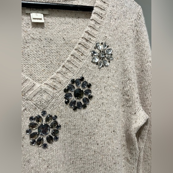 Vintage Jewel Embellished J. Crew Oatmeal Wool Blend V-neck sweater size Small - Picture 4 of 8